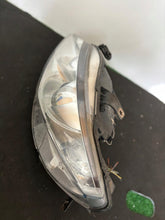 Laden Sie das Bild in den Galerie-Viewer, Frontscheinwerfer Seat Ibiza I 6J1941007C Xenon Ein Stück (Rechts oder Links)