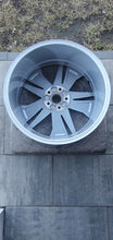 Load image into Gallery viewer, 1x Alufelge 19 Zoll 8.0" 5x112 45ET Glanz Silber 5LA601025C Skoda Karoq Enyaq FEL4319222647he