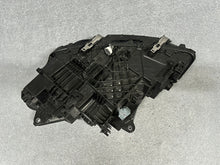 Laden Sie das Bild in den Galerie-Viewer, Frontscheinwerfer BMW 2 Active Tourer U06 5A42244-BMW LED Rechts Headlight SCH1059146894bw