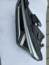 Laden Sie das Bild in den Galerie-Viewer, Frontscheinwerfer Seat Leon 5FB941035C Vorderseite Scheinwerfer Headlight