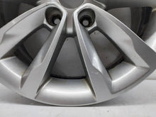 Load image into Gallery viewer, 1x Alufelge 17 Zoll 7.5&quot; 5x114.3 46ET Glanz Silber 52910-3Z710 Hyundai I30 I40