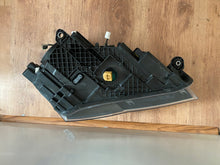Laden Sie das Bild in den Galerie-Viewer, Frontscheinwerfer Skoda Superb III 3V0941015B Links Scheinwerfer Headlight