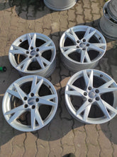 Laden Sie das Bild in den Galerie-Viewer, 4x Alufelge 17 Zoll 7.5" 5x112 38ET Glanz Schwarz 8W0601025K Audi A4 Rim Wheel FEL8549796365td