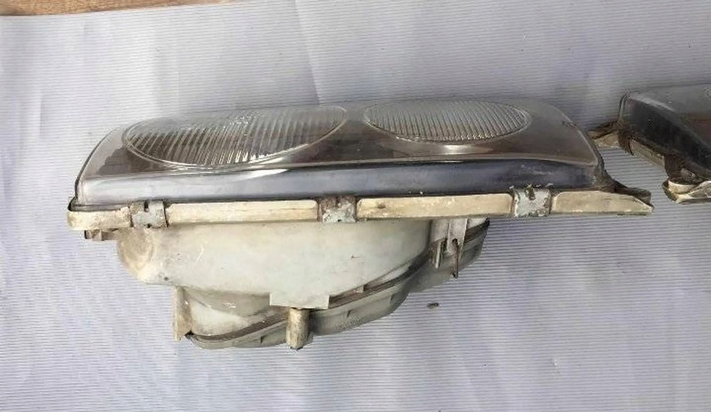 Frontscheinwerfer Mercedes-Benz W123 11768300 Vorderseite Scheinwerfer Headlight