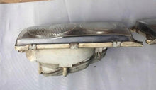 Laden Sie das Bild in den Galerie-Viewer, Frontscheinwerfer Mercedes-Benz W123 11768300 Vorderseite Scheinwerfer Headlight