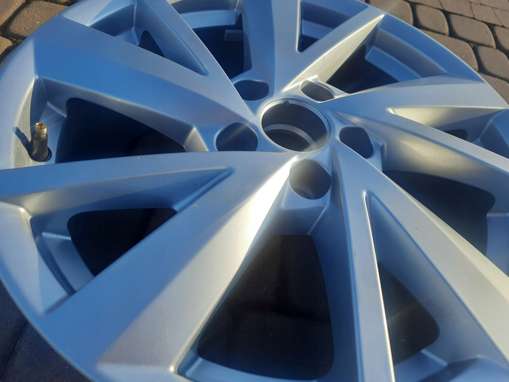 1x Alufelge 17 Zoll 7.0" 5x112 45ET 81A601025 Audi Q2 Rim Wheel