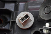 Laden Sie das Bild in den Galerie-Viewer, Frontscheinwerfer Volvo S Links Scheinwerfer Headlight SCH8918702110px