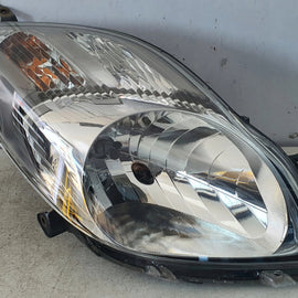 Frontscheinwerfer Toyota Yaris 81110-0D350 811100D350 Rechts Headlight SCH3758937960rr
