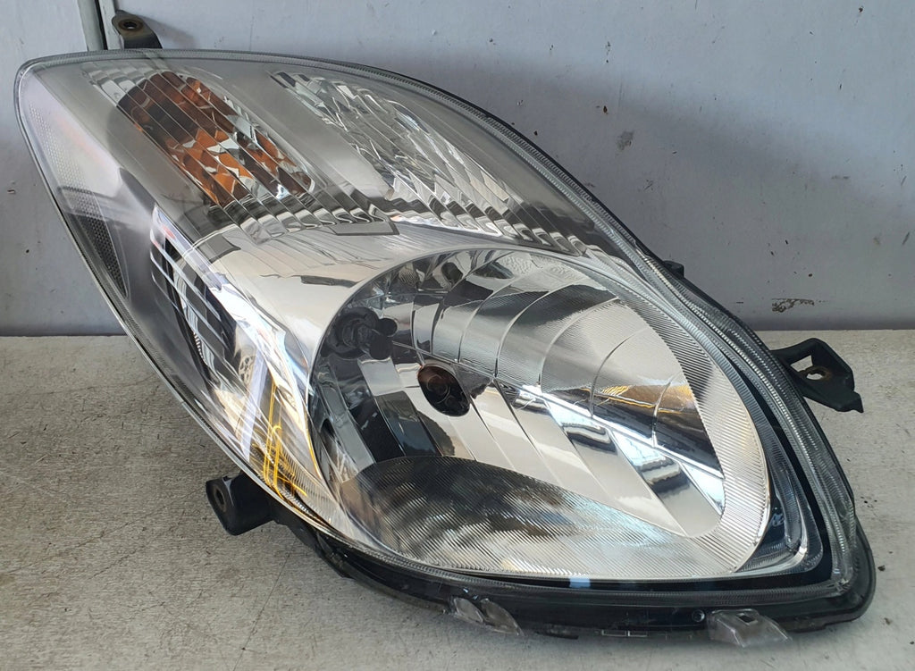 Frontscheinwerfer Toyota Yaris 81110-0D350 811100D350 Rechts Headlight SCH3758937960rr