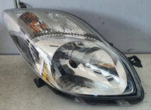Load image into Gallery viewer, Frontscheinwerfer Toyota Yaris 81110-0D350 811100D350 Rechts Headlight SCH3758937960rr