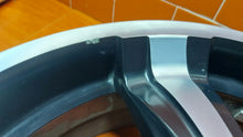 Laden Sie das Bild in den Galerie-Viewer, 1x Alufelge 17 Zoll 7.5" 6x139.7 30ET Glanz PZ040-0KB05 Toyota Hilux Viii FEL1518192655cm