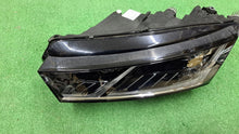 Load image into Gallery viewer, Frontscheinwerfer Skoda Octavia I 5E4941015A LED Ein Stück (Rechts oder Links) SCH9277331104lo