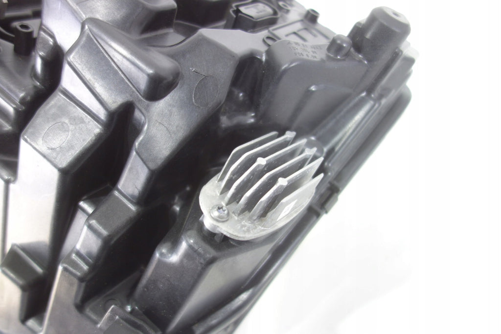 Frontscheinwerfer Skoda Octavia IV 5E4941016 LED Rechts Scheinwerfer Headlight SCH7819595911wi