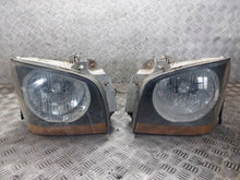 Laden Sie das Bild in den Galerie-Viewer, Frontscheinwerfer Kia Bongo 0K6B051020 Ein Stück (Rechts oder Links) Headlight