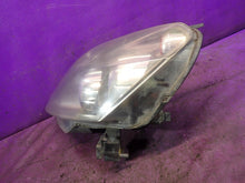 Laden Sie das Bild in den Galerie-Viewer, Frontscheinwerfer Opel Zafira B 24451052LH Links Scheinwerfer Headlight