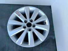 Laden Sie das Bild in den Galerie-Viewer, 1x Alufelge 15 Zoll 5.5&quot; 5x100 40ET 6F0601025G Seat Rim Wheel