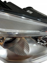 Laden Sie das Bild in den Galerie-Viewer, Frontscheinwerfer Mercedes-Benz Slk R172 A1728202661 Xenon Rechts Headlight SCH4867870980ds