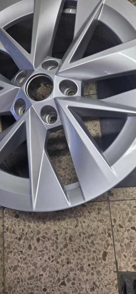1x Alufelge 17 Zoll 7.0" 5x112 46ET Glanz Silber 5E3601025E Skoda Octavia Iv FEL1634938419cy