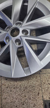 Load image into Gallery viewer, 1x Alufelge 17 Zoll 7.0" 5x112 46ET Glanz Silber 5E3601025E Skoda Octavia Iv FEL1634938419cy