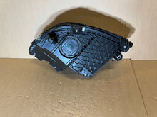 Load image into Gallery viewer, Frontscheinwerfer Mercedes-Benz W206 A2069068204 LED Rechts Headlight SCH7591522399le