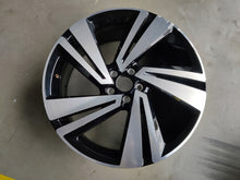 Load image into Gallery viewer, 1x Alufelge 18 Zoll 7.0&quot; 5x100 39ET 2H6601025F Vw Rim Wheel