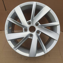 Load image into Gallery viewer, 1x Alufelge 16 Zoll 6.5&quot; 5x112 46ET 5H0071496 VW Golf Viii Rim Wheel