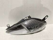Laden Sie das Bild in den Galerie-Viewer, Frontscheinwerfer Fiat Punto 51840996 04388451840996 Links Headlight SCH8383063145bq