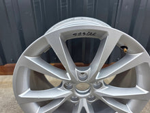 Load image into Gallery viewer, 1x Alufelge 17 Zoll 8.0" 5x112 46ET Glanz 8Y0601025CC Audi A3 I Rim Wheel FEL8914336849md