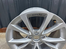 Laden Sie das Bild in den Galerie-Viewer, 1x Alufelge 17 Zoll 8.0" 5x112 46ET Glanz 8Y0601025CC Audi A3 I Rim Wheel FEL8914336849md
