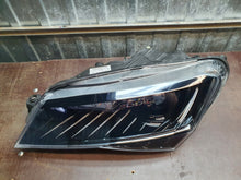 Laden Sie das Bild in den Galerie-Viewer, Frontscheinwerfer Skoda Superb III 3V1941015A Links Scheinwerfer Headlight