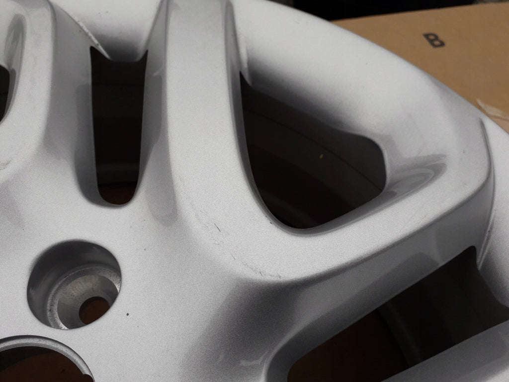 1x Alufelge 17 Zoll 6.5" 4x100 40ET Glanz Silber 403008829 Renault Captur FEL8297805881yw