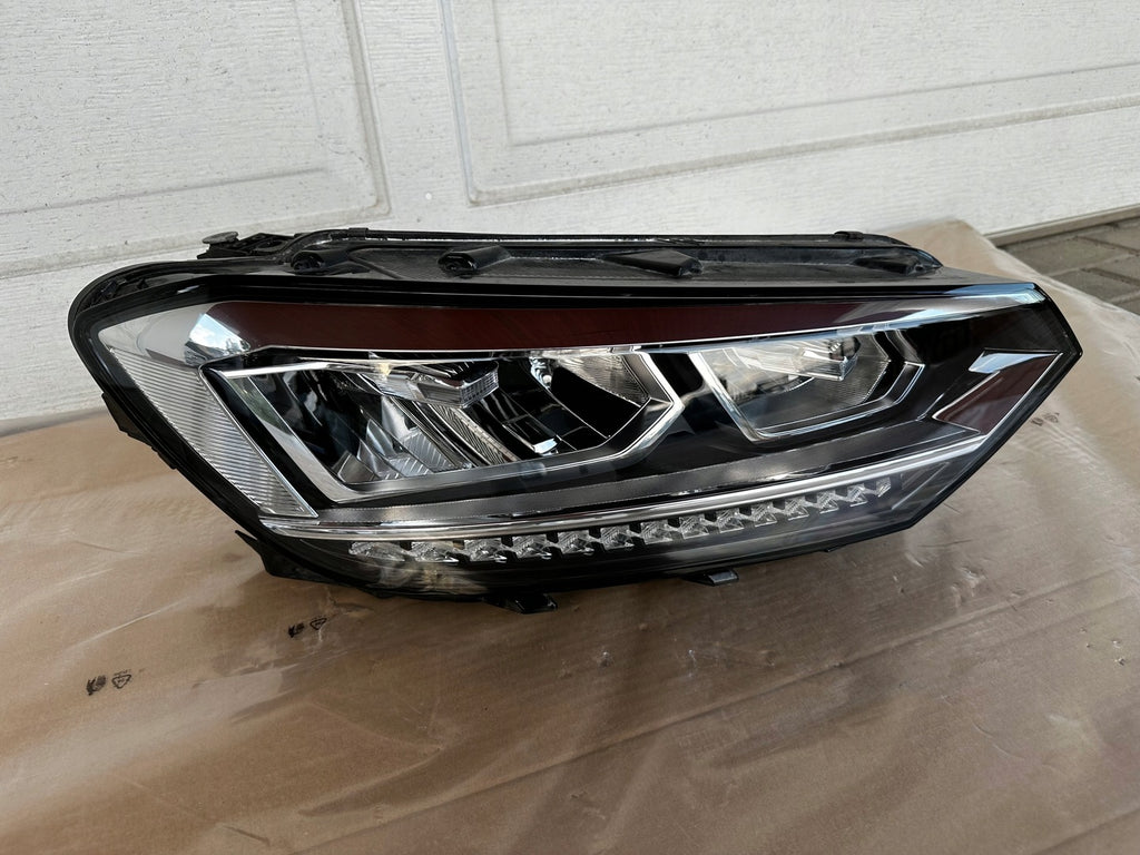 Frontscheinwerfer VW Polo 6r Touran 5TB941036B LED Rechts Scheinwerfer Headlight SCH8300032812wq