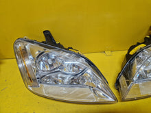 Laden Sie das Bild in den Galerie-Viewer, Frontscheinwerfer Ford C-Max 3M51-13005-AH Ein Satz Scheinwerfer Headlight SCH8588370314mq