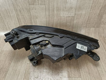 Laden Sie das Bild in den Galerie-Viewer, Frontscheinwerfer Skoda Fabia IV 6VB941015 Full LED Links Scheinwerfer Headlight SCH4086542525pi