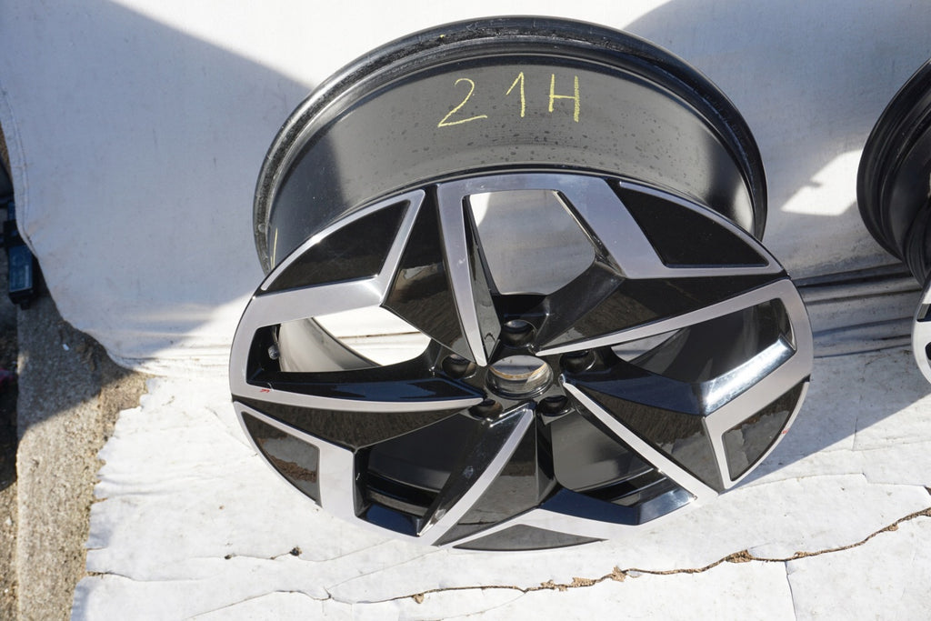 1x Alufelge 19 Zoll 7.5" 5x112 50ET Glanz Schwarz 10A601025M VW Rim Wheel FEL2803980387lf