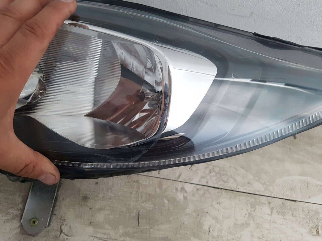 Frontscheinwerfer Ford Fiesta I 2126888 Ein Stück (Rechts oder Links) Headlight SCH4939840990um