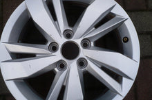 Load image into Gallery viewer, 1x Alufelge 15 Zoll 5.5&quot; 5x100 40ET Glanz Silber 2G0601025N VW Polo Rim Wheel