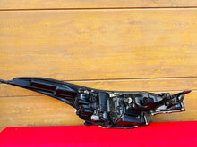 Laden Sie das Bild in den Galerie-Viewer, Frontscheinwerfer Toyota 81150-F4180-00 Links Scheinwerfer Headlight SCH8244688782ga