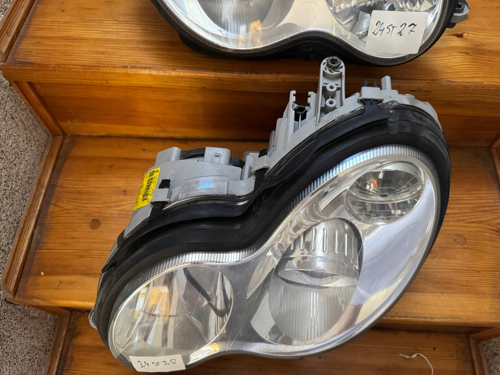 Frontscheinwerfer Mercedes-Benz W204 Ein Satz Scheinwerfer Headlight SCH3551893077om