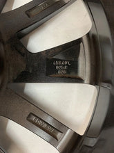 Load image into Gallery viewer, 1x Alufelge 17 Zoll 6.5" 5x112 40ET 658601025D Skoda Kamiq Rim Wheel FEL9696132112fc