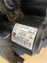 Laden Sie das Bild in den Galerie-Viewer, Frontscheinwerfer Opel Zafira C 39009021 Links Scheinwerfer Headlight