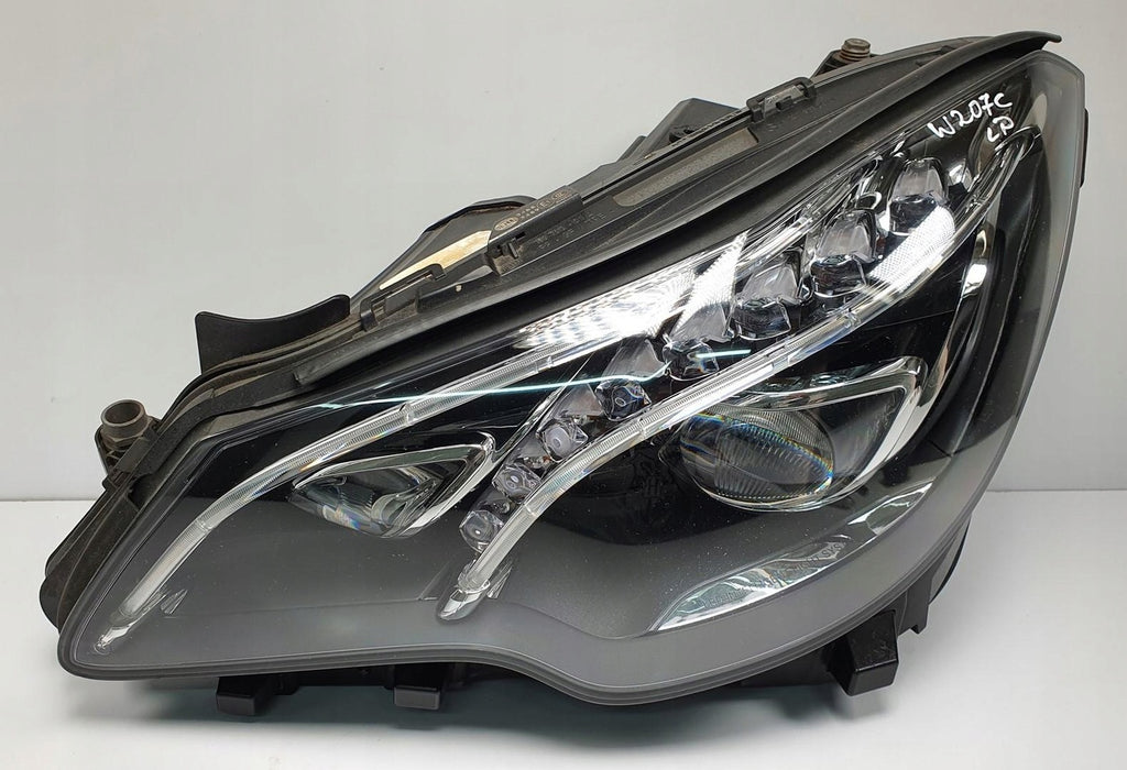 Frontscheinwerfer Mercedes-Benz A2079063900 A2078260991 LED Rechts oder Links SCH2567127420sp
