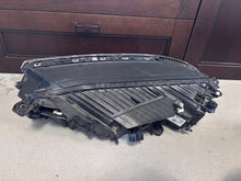 Laden Sie das Bild in den Galerie-Viewer, Frontscheinwerfer VW Touareg 761941082 LED Rechts Scheinwerfer Headlight