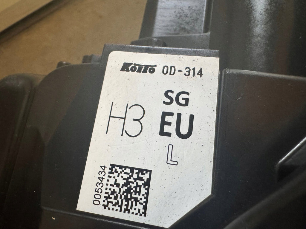 Frontscheinwerfer Toyota Yaris Cross LED Links Scheinwerfer Headlight SCH8159181924ri