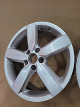 Laden Sie das Bild in den Galerie-Viewer, 1x Alufelge 17 Zoll 7.0&quot; 5x112 54ET 5K0601025AA VW Golf Vi Rim Wheel