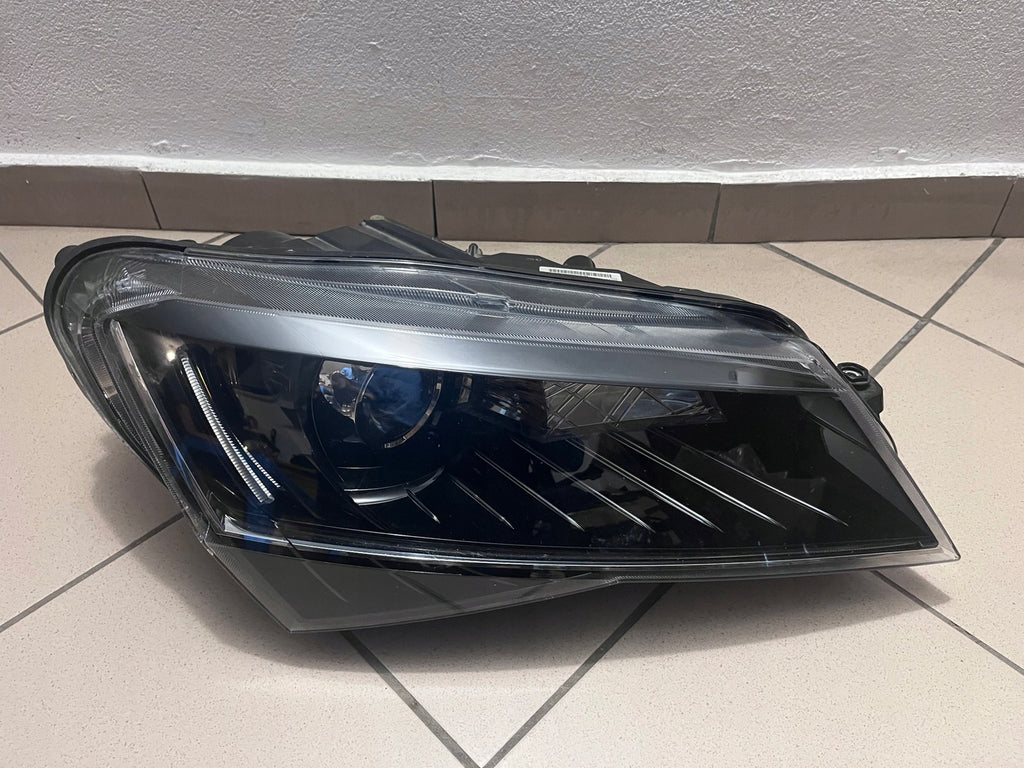 Frontscheinwerfer Skoda Superb III 3V1941016B Xenon Rechts Headlight