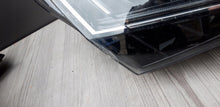 Laden Sie das Bild in den Galerie-Viewer, Frontscheinwerfer Skoda Superb III 3V1941016A Xenon Rechts Headlight