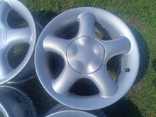 Laden Sie das Bild in den Galerie-Viewer, 4x Alufelge 15 Zoll 7.0" 5x112 38ET Glanz Silber Audi 5 I Octavia 4 Passat Golf FEL3777833211ep