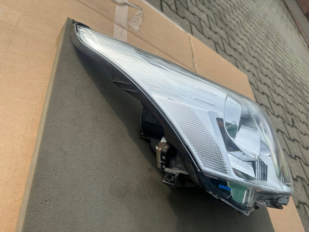 Frontscheinwerfer Toyota Avensis 8112605310 Rechts Scheinwerfer Headlight SCH7371639300es