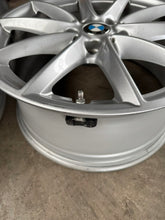 Laden Sie das Bild in den Galerie-Viewer, 4x Alufelge 17 Zoll 7.5" 5x112 52ET Silber 6856061- BMW Rim Wheel FEL7060244336fx